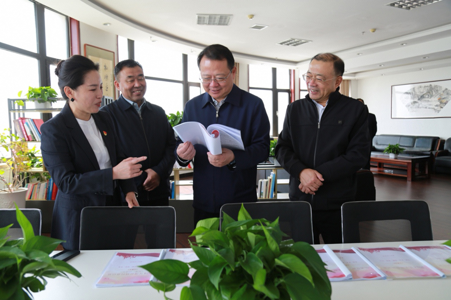 李刚到清河门区政协调研时强调： 深入开展调研  主动献计出力